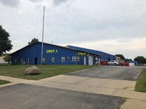 1300 Stoney Point Rd SW, Cedar Rapids, IA for sale Primary Photo- Image 1 of 1