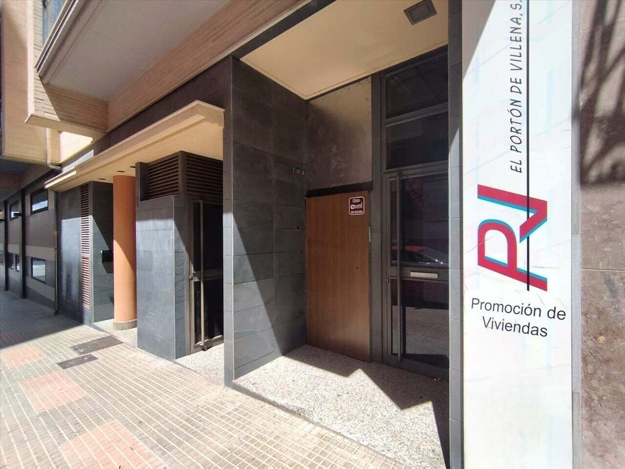 Retail in Villena for sale Building Photo- Image 1 of 12
