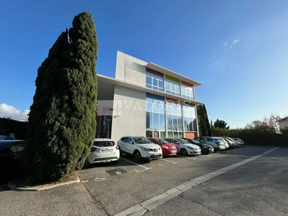 Location Bureaux 130 m² - Photo 1
