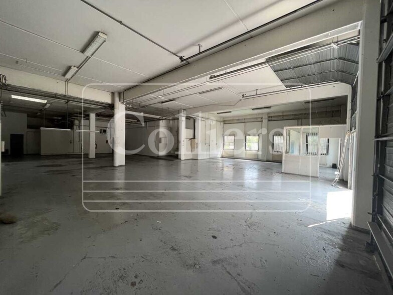 Light Industrial in Marseille to rent - Interior Photo - Image 3 of 13