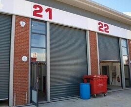 Link Way, Malvern to rent Building Photo- Image 1 of 1