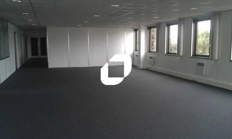 Office in Nanterre to rent - Interior Photo - Image 3 of 6