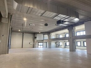 Light Industrial in Colombes to rent Building Photo- Image 2 of 6