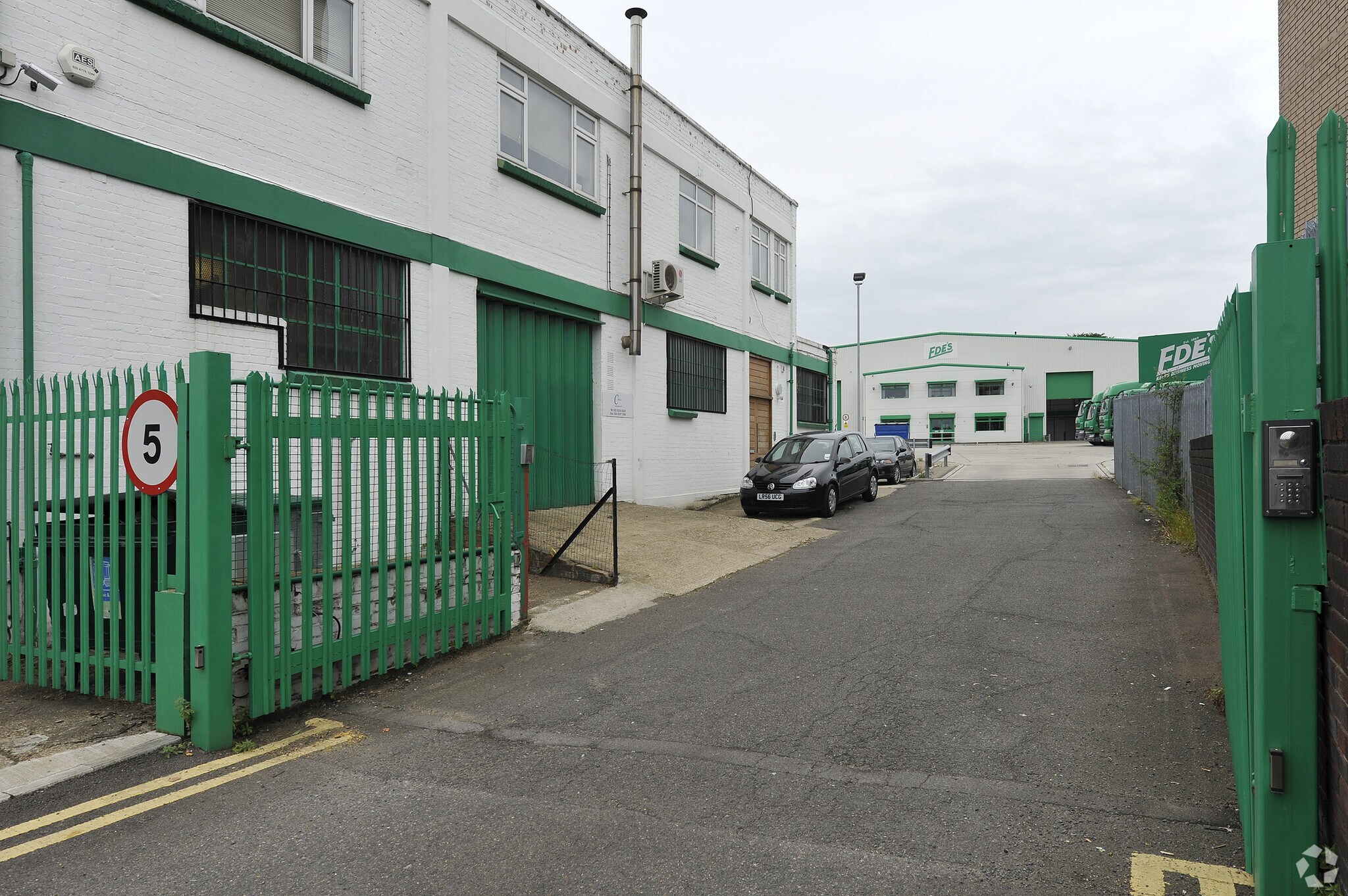 169 Garth Rd, Morden for sale Primary Photo- Image 1 of 1