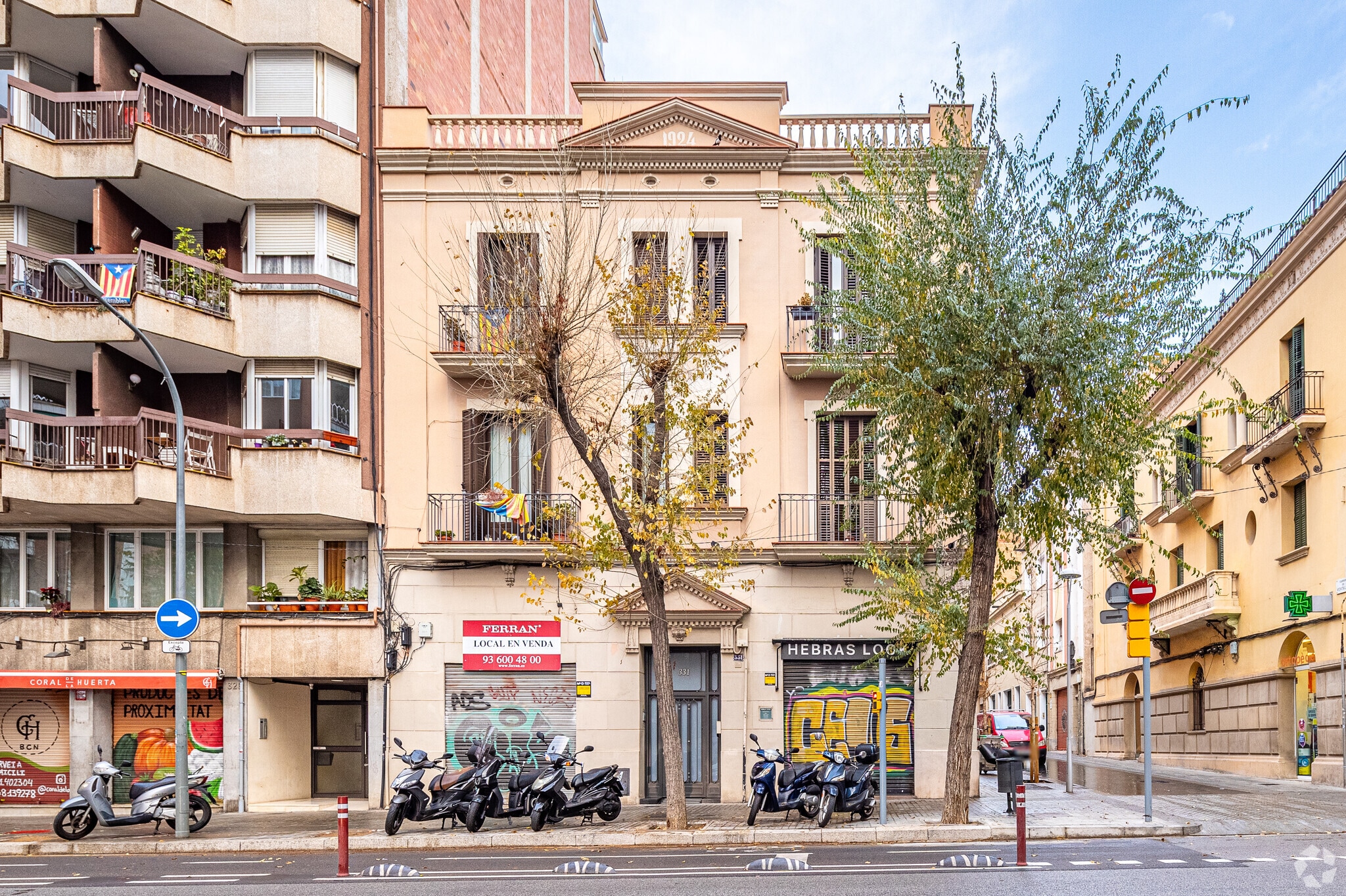 Retail in Barcelona, Barcelona to rent Primary Photo- Image 1 of 4