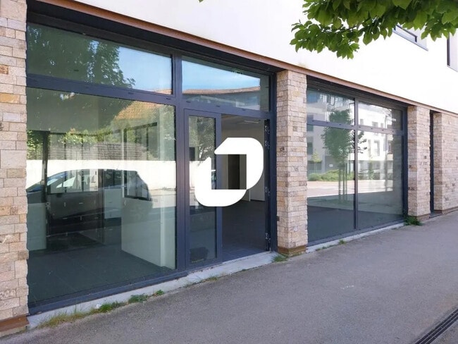Location Commerce 99 m²