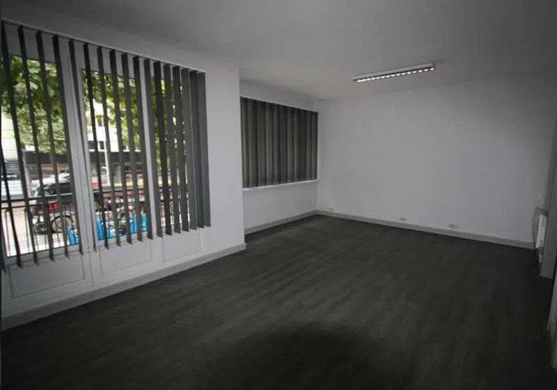 Office in Rouen to rent - Interior Photo - Image 2 of 5