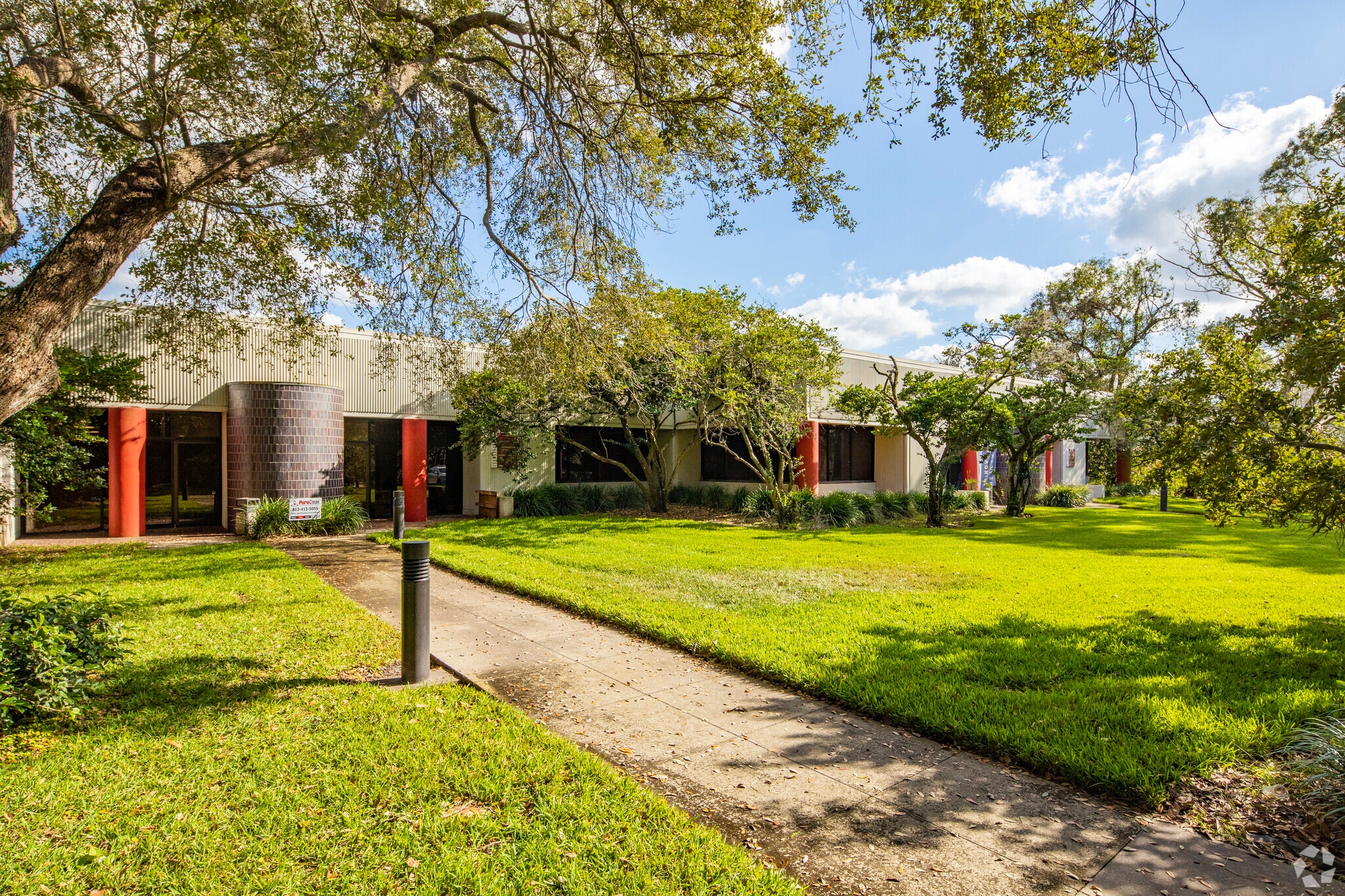 1209 Tech Blvd, Tampa, FL to rent Primary Photo- Image 1 of 42