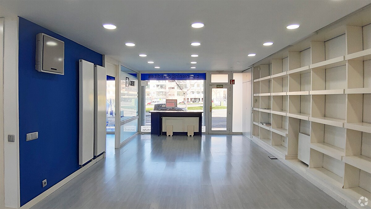 Calle Valdelasfuentes, 7, Alcobendas, MAD 28100 - Unit Puerta 04, Esc. 9 - - Interior Photo - Image 2 of 5