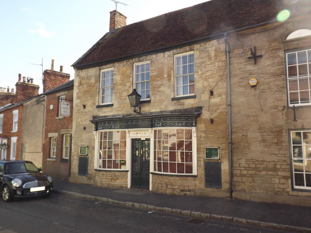 9 High St S, Olney for sale Primary Photo- Image 1 of 1