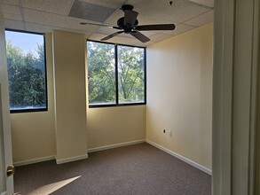 1800 Roswell Rd, Marietta, GA for rent Interior Photo- Image 2 of 5