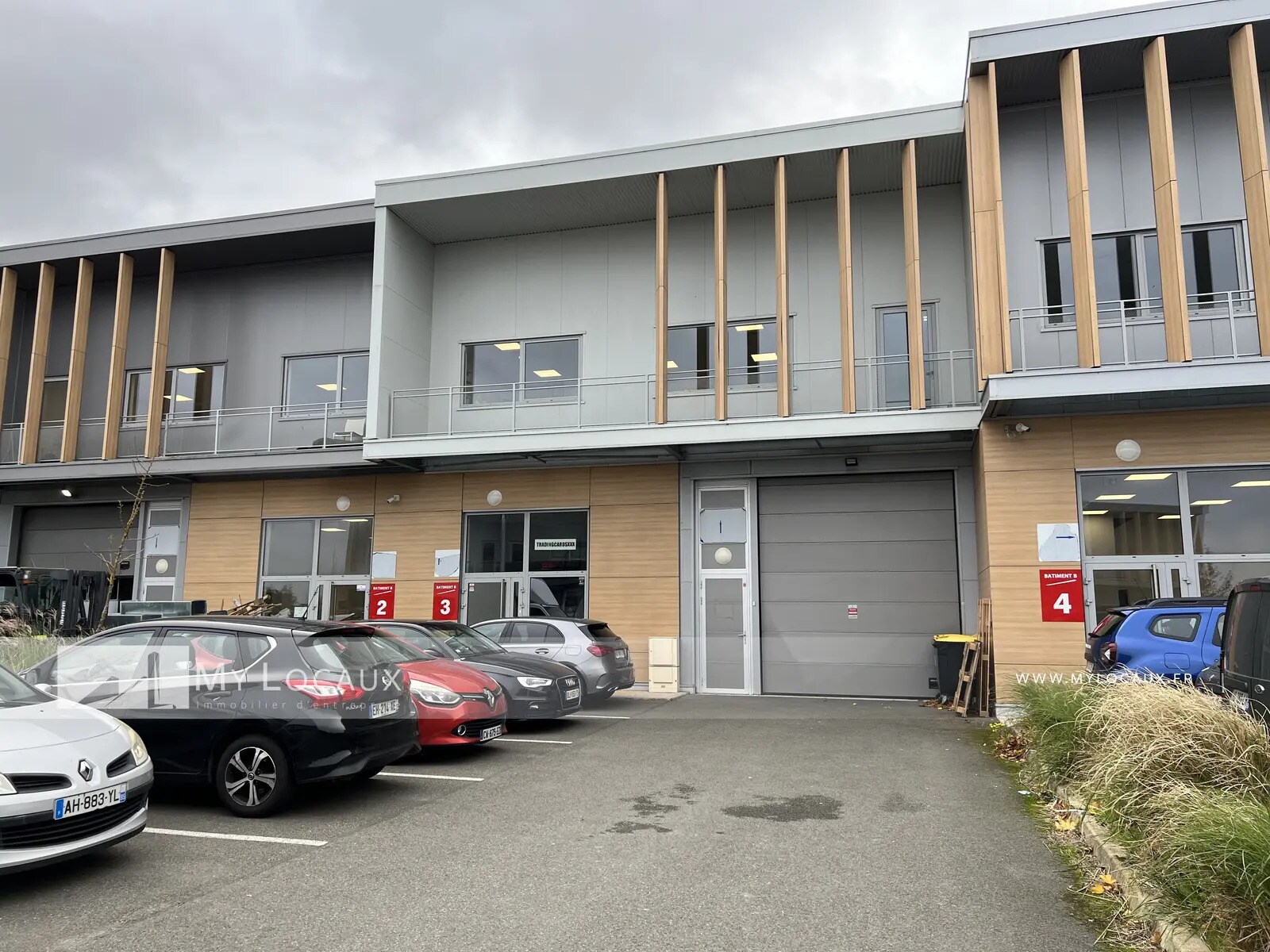 Light Industrial in Frépillon to rent Building Photo- Image 1 of 7