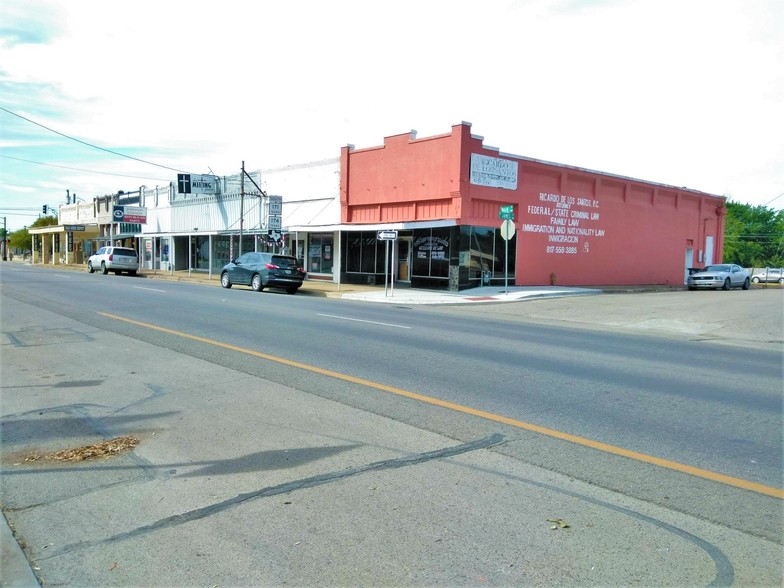 204 S Main St, Cleburne, TX for sale - Building Photo - Image 1 of 1