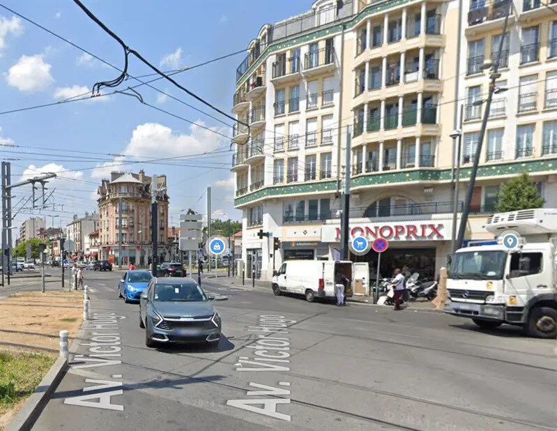 Retail in LES PAVILLONS SOUS BOIS for sale Building Photo- Image 1 of 4