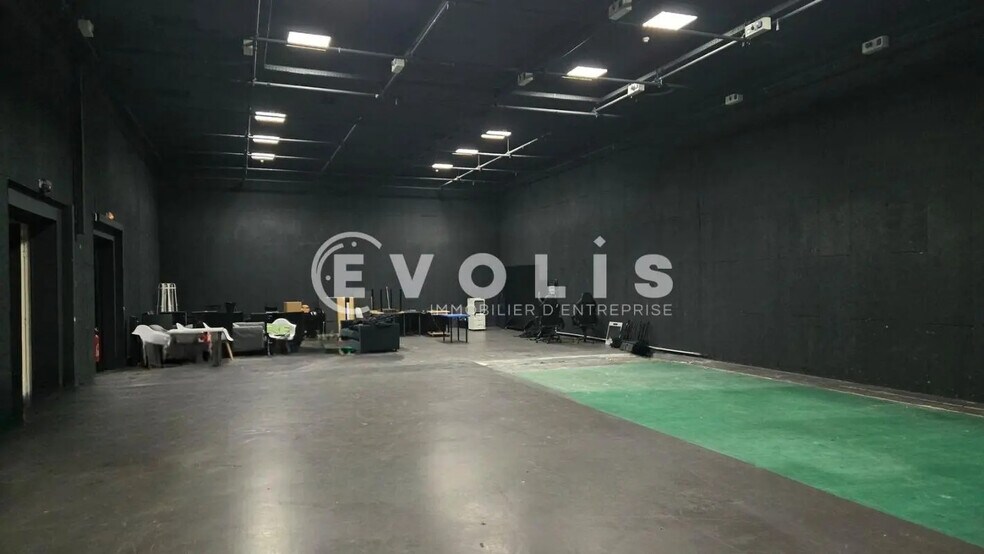 1 Rue Michelet, Ivry-sur-Seine to rent - Interior Photo - Image 2 of 22