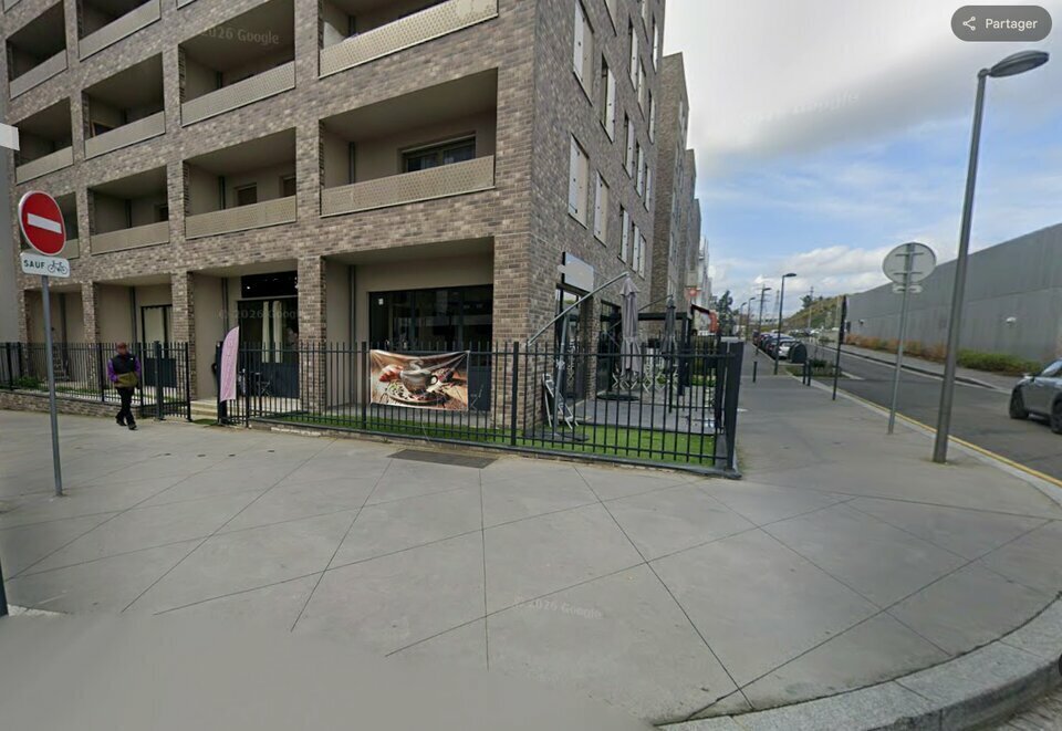 Retail in Cergy for sale Building Photo- Image 1 of 2