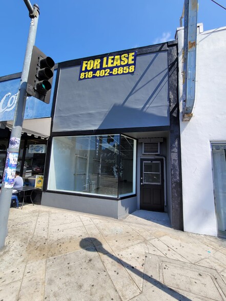 438 N Fairfax Ave, Los Angeles, CA for rent - Building Photo - Image 1 of 30