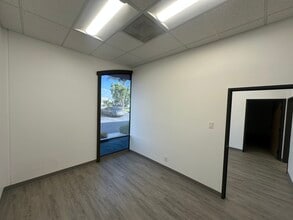 2700 S Main St, Santa Ana, CA to rent Interior Photo- Image 2 of 8