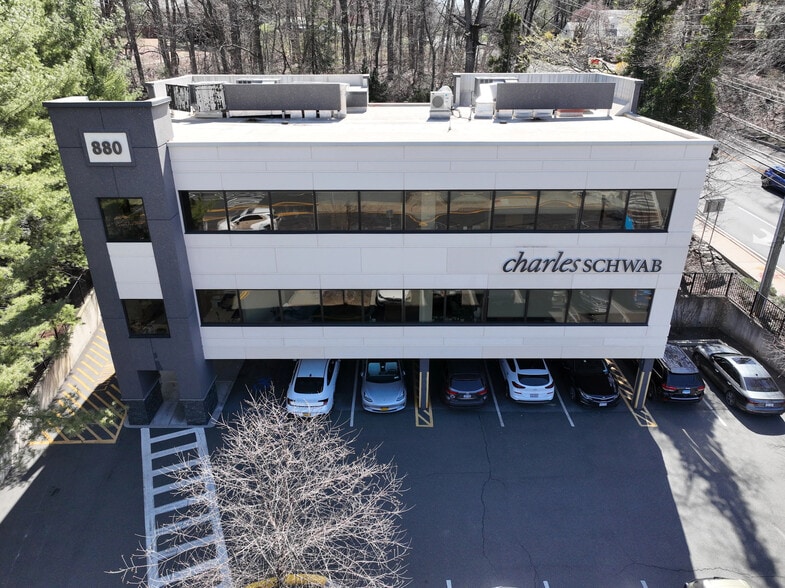 880 Central Park Ave, Scarsdale, NY for sale - Building Photo - Image 1 of 7