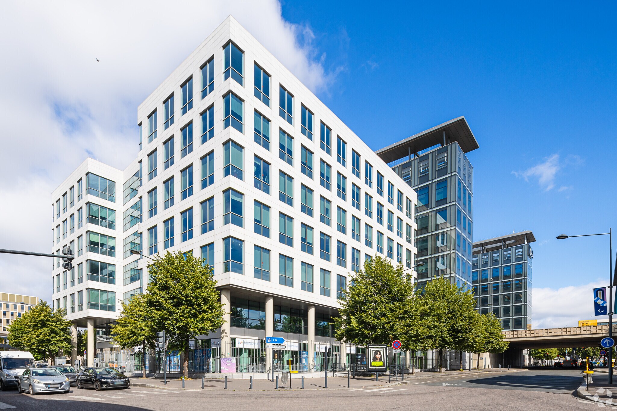 8-10 Avenue Du Stade De France, Saint-Denis to rent Primary Photo- Image 1 of 5