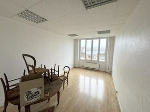 Office in Versailles to rent Interior Photo- Image 2 of 5