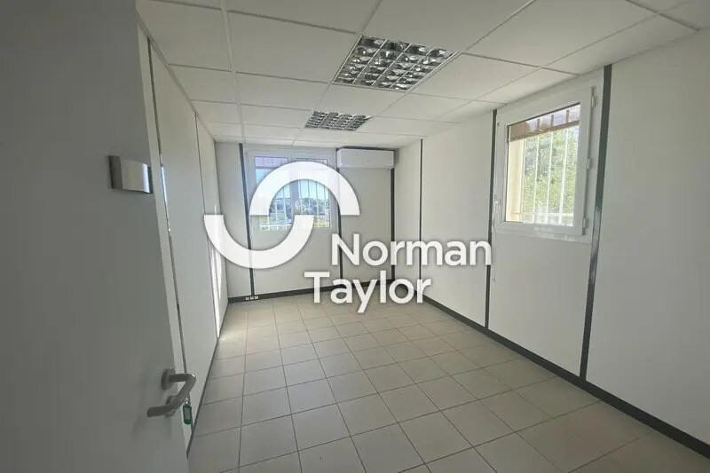 Office in Montpellier to rent - Primary Photo - Image 2 of 11