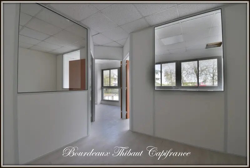 Location Bureaux 21 m² - Photo 1