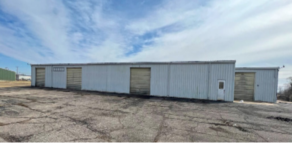 13 N Industrial Ave, Wellington, KS for sale - Building Photo - Image 2 of 2