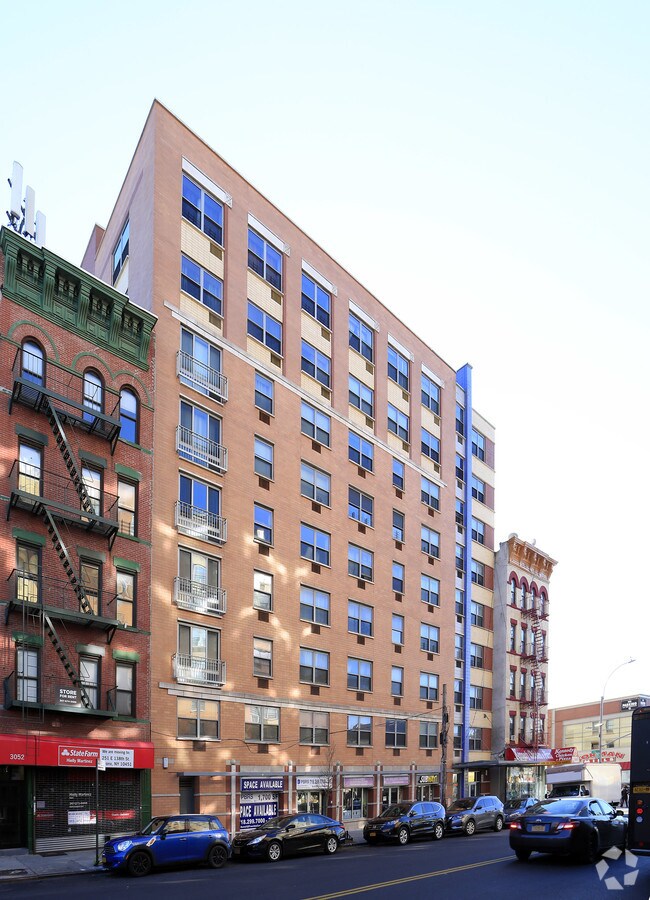 3044 Third Ave, Bronx 10451 UK