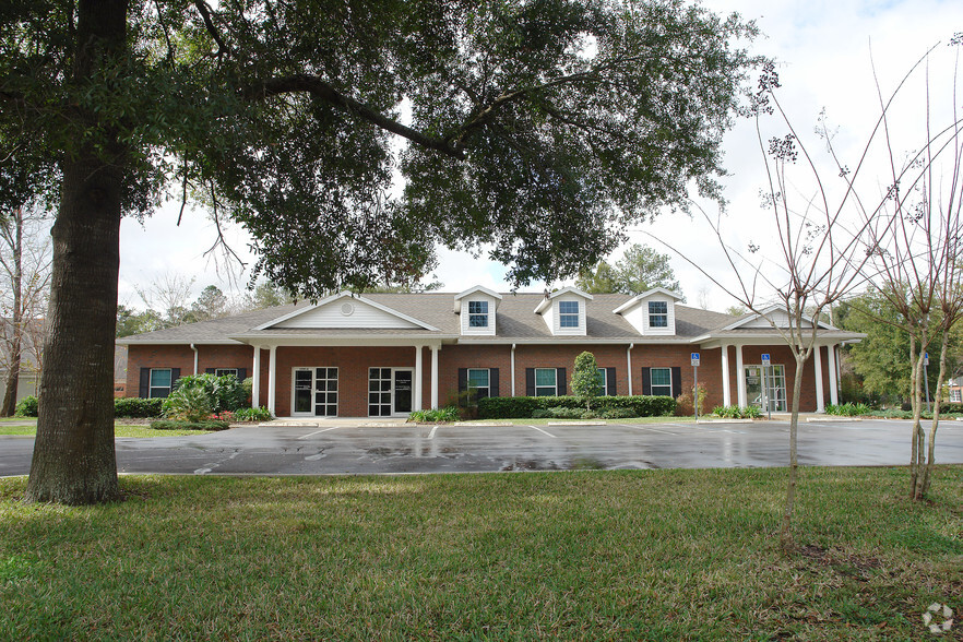 1737 SE 28th Loop, Ocala, FL for rent - Primary Photo - Image 1 of 14