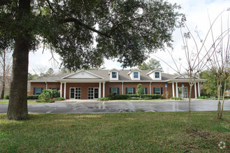 1737 SE 28th Loop, Ocala, FL for rent Primary Photo- Image 1 of 15