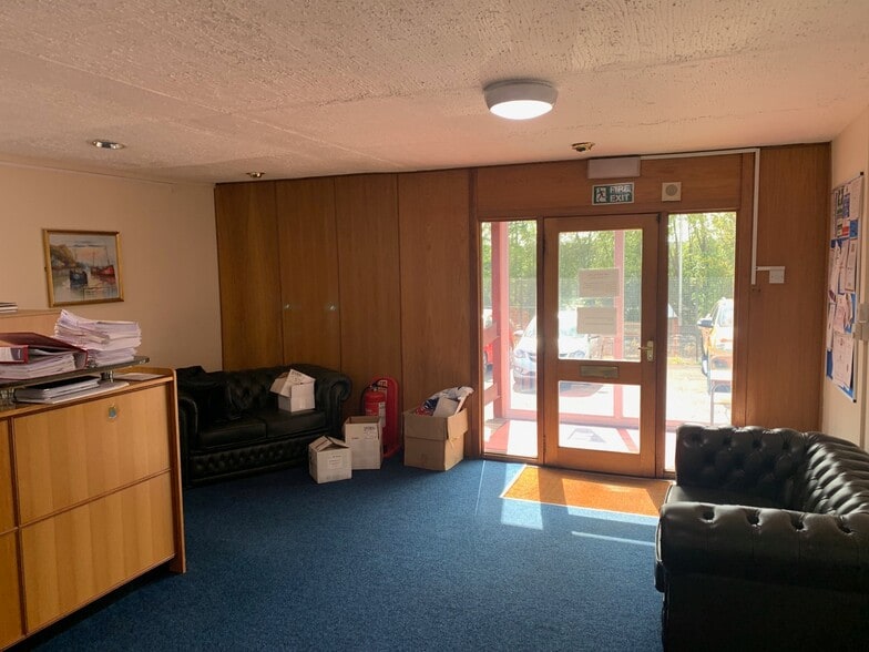 7 Law Pl, East Kilbride to rent - Building Photo - Image 2 of 9