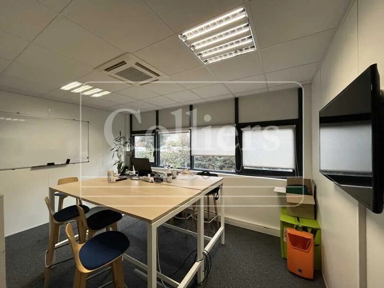 Office in Aix-en-Provence to rent - Interior Photo - Image 2 of 65