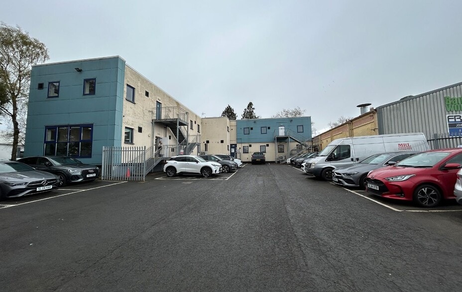 10 Bankhead Cswy S, Edinburgh to rent - Building Photo - Image 2 of 4