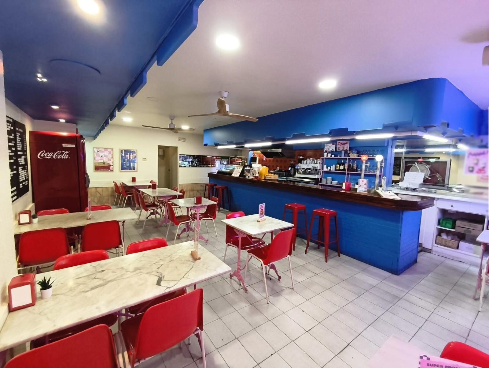 Retail in Barcelona, Barcelona to rent Primary Photo- Image 1 of 2