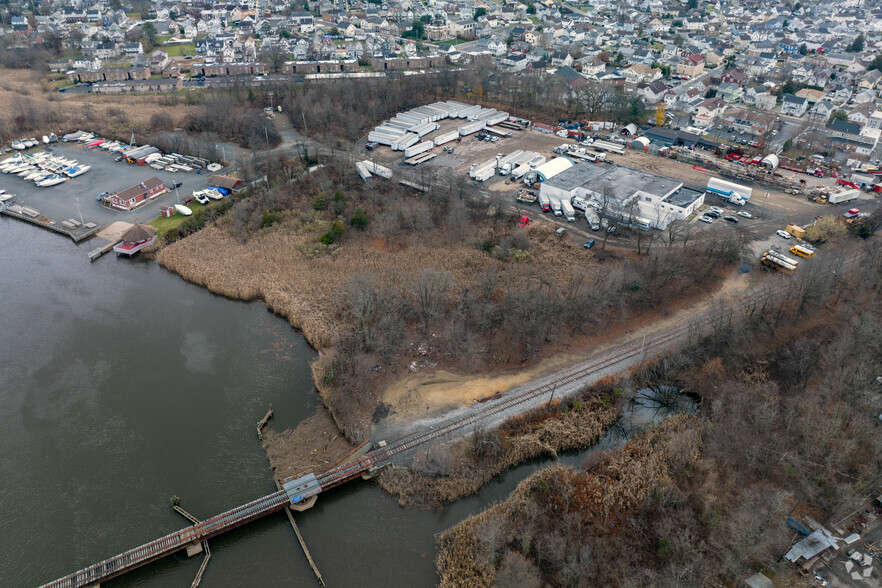 113-114 Whitehead Ave, South River, NJ for rent - Building Photo - Image 1 of 11