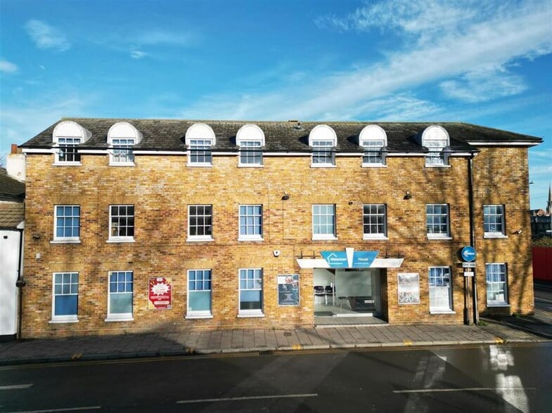 1 Lord St, Gravesend to rent - Building Photo - Image 2 of 2