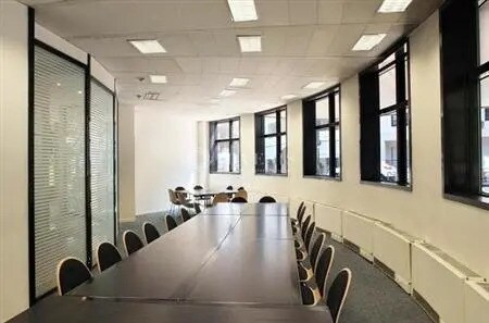 Office in Levallois-Perret to rent - Interior Photo - Image 3 of 4
