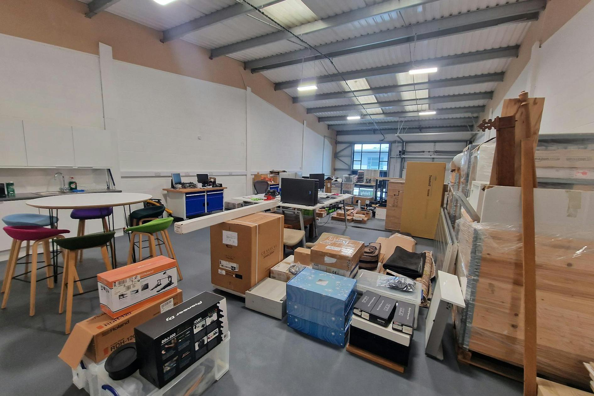 Knights Park Rd, Basingstoke to rent Interior Photo- Image 1 of 3