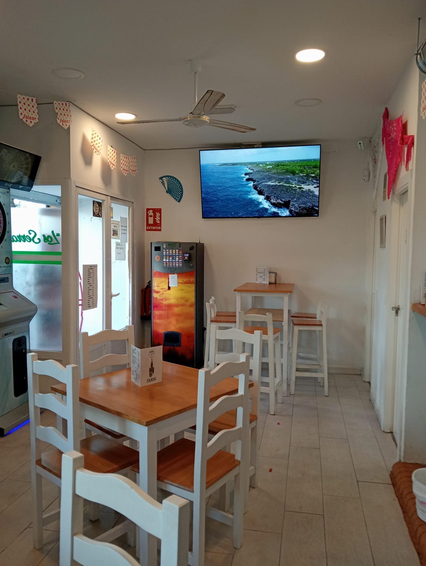 Retail in Móstoles, Madrid to rent Interior Photo- Image 1 of 5