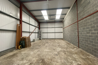 Broomhouse Ln, Doncaster for rent Interior Photo- Image 2 of 4