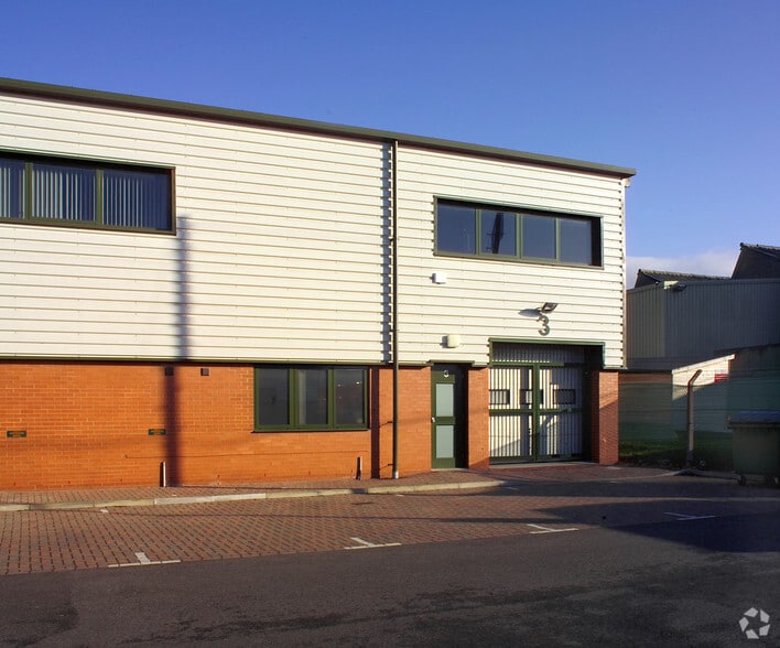 Range Rd, Witney to rent - Building Photo - Image 2 of 2