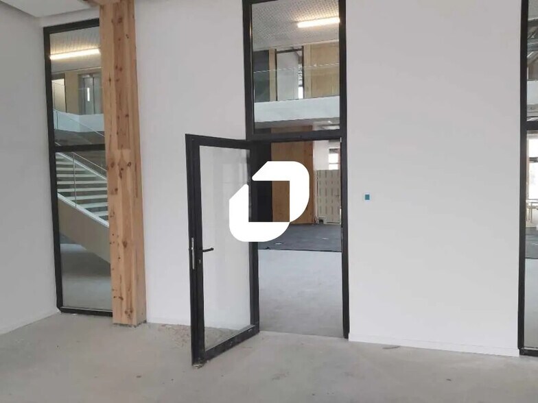 Office in Pessac to rent - Building Photo - Image 2 of 28