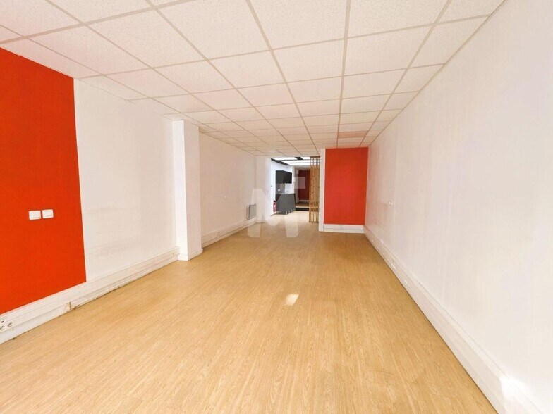 Retail in Melun for sale - Interior Photo - Image 3 of 8