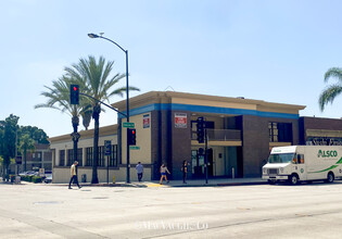 130-132 E Colorado Blvd, Pasadena, CA for rent Building Photo- Image 1 of 5