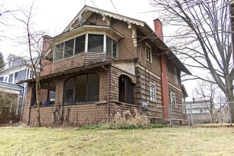 42 Marvin Ave, Akron, OH for sale Primary Photo- Image 1 of 1