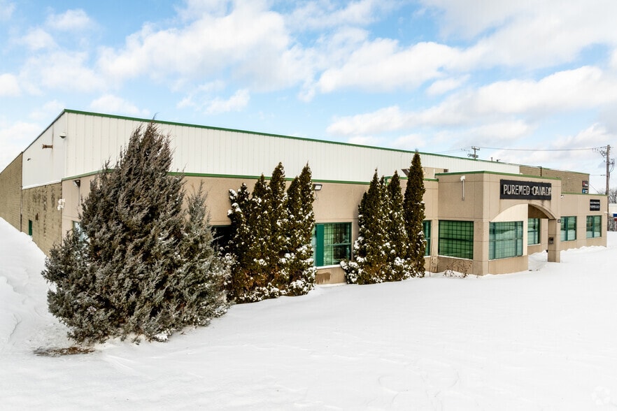 9275 Boul Henri-Bourassa E, Montréal, QC to rent - Primary Photo - Image 1 of 13