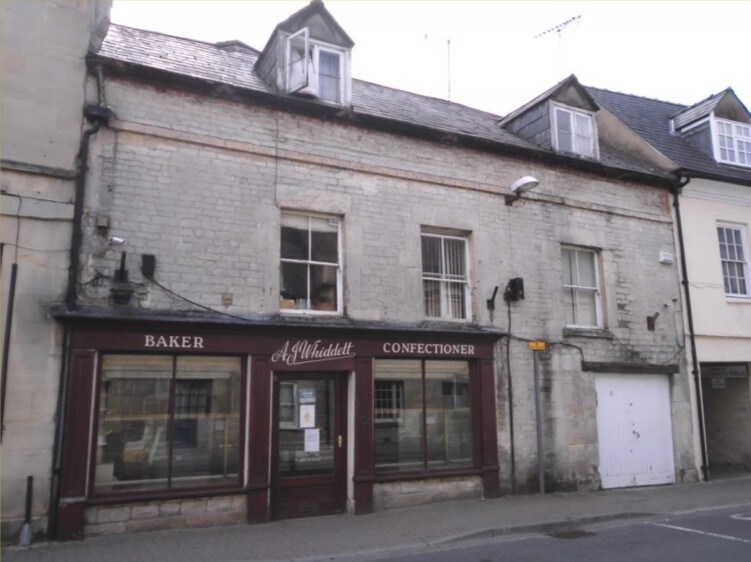 11 Dollar St, Cirencester for sale Primary Photo- Image 1 of 1