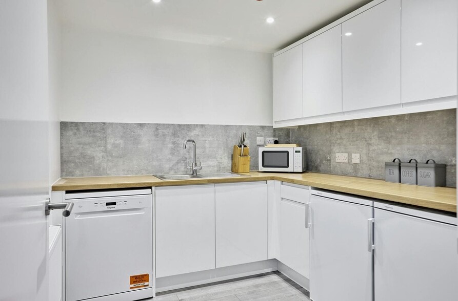 41 Ramshill, Petersfield to rent - Building Photo - Image 3 of 7