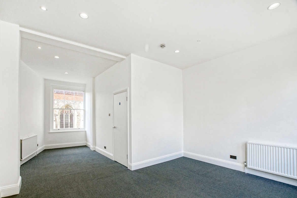 1 Albemarle Way, London to rent Interior Photo- Image 1 of 6